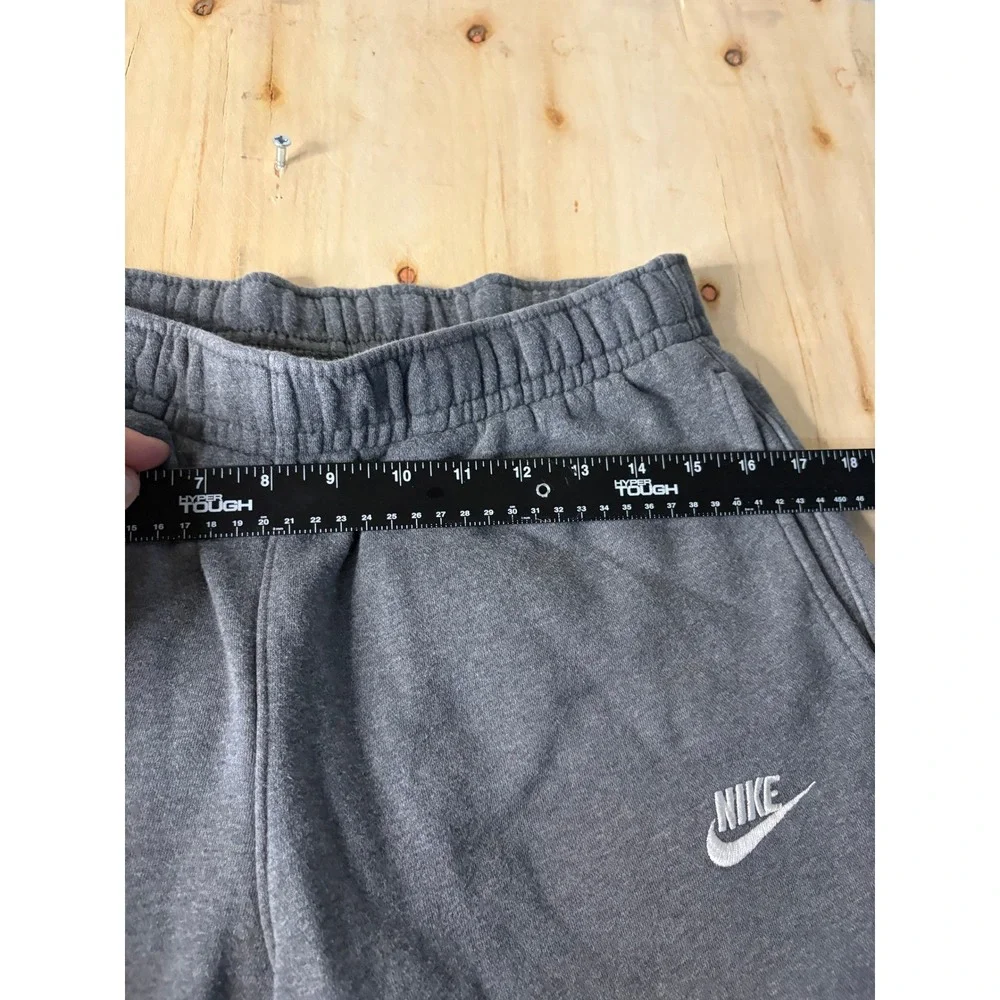 Nike Sportswear Club Fleece Mens Sweatpants Gray Embroidered Logo Joggers Medium